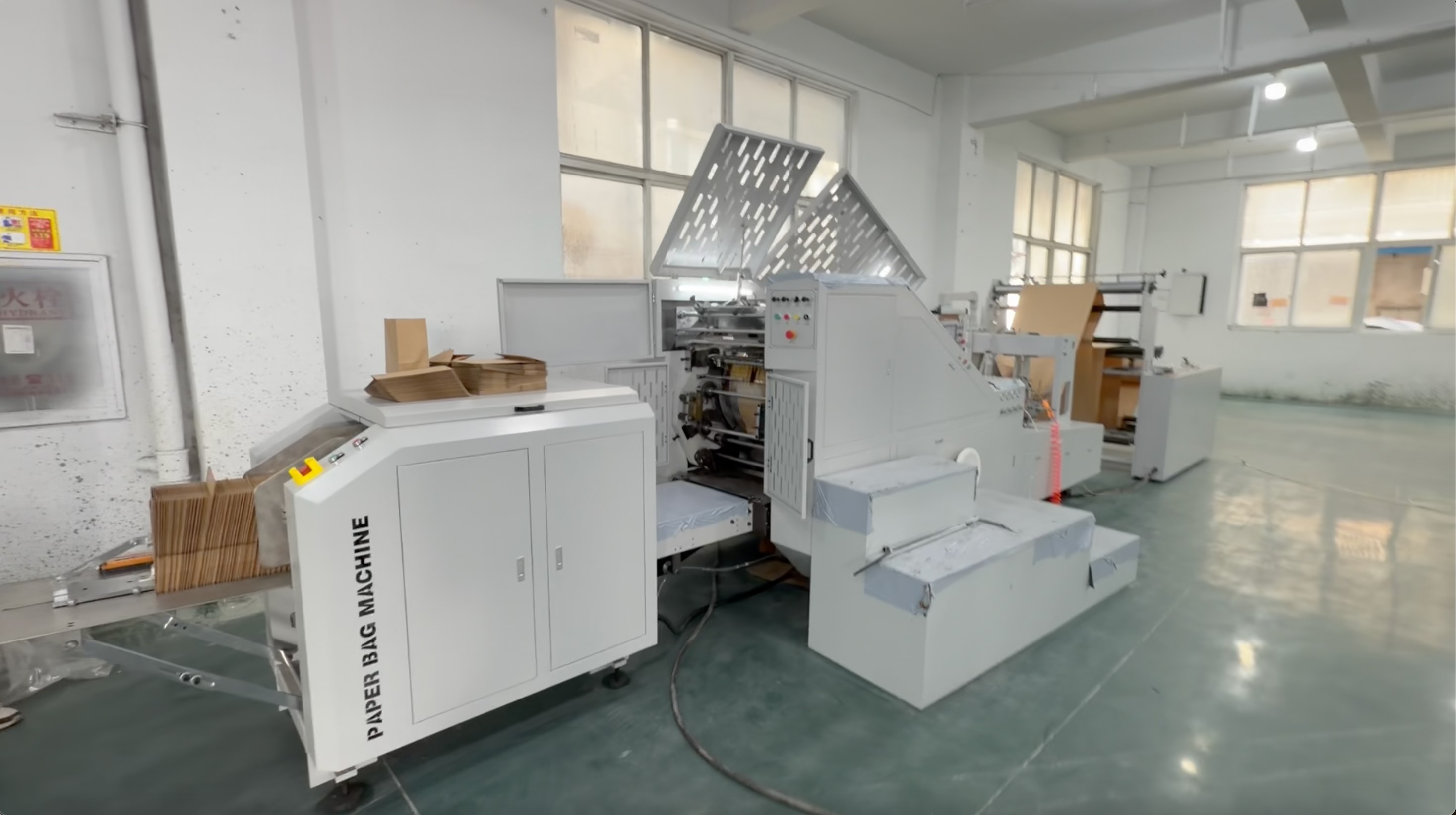LZ-FD350 paper bag machine running in production